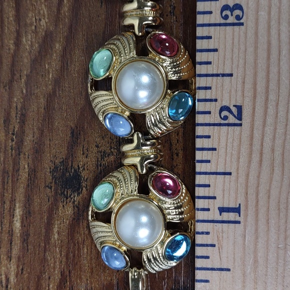 Goldtone Linked Bracelet - Picture 4 of 5